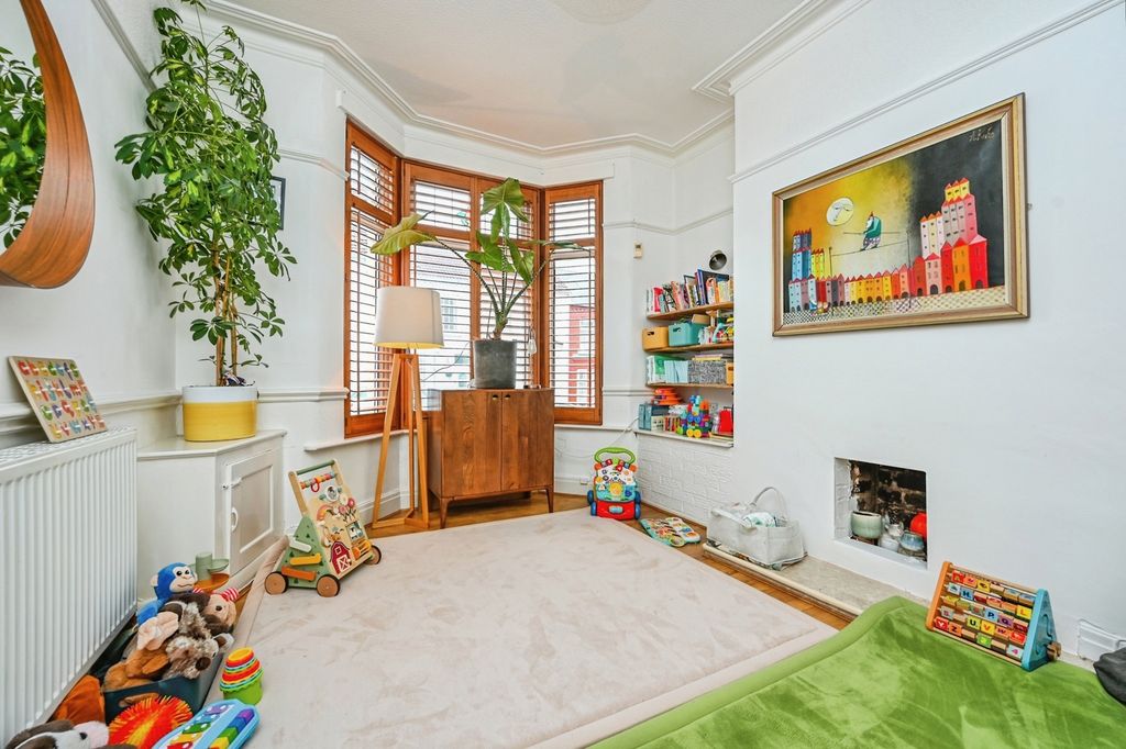 Property photo 2 of 16 Pbox-Img.Jpg