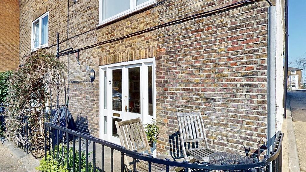 Property photo 3 of 9