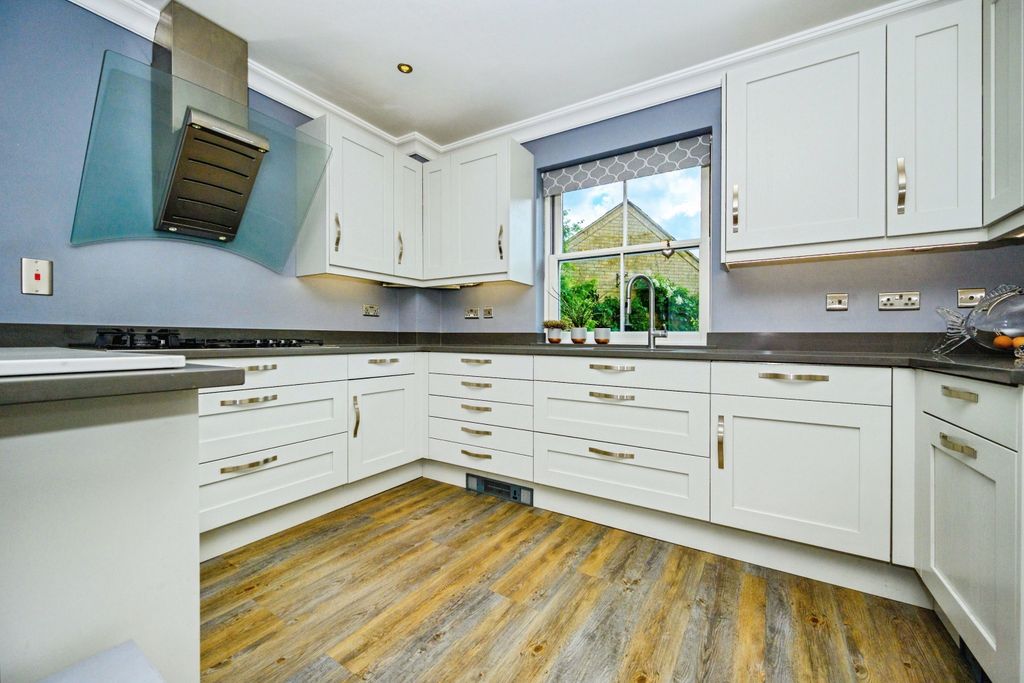 Property photo 1 of 26