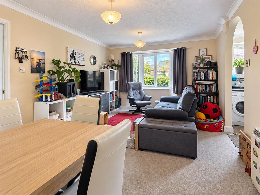 Property photo 2 of 6 7Da611c5-9dc1-4738-947A-E5E0c5d6c871.Png