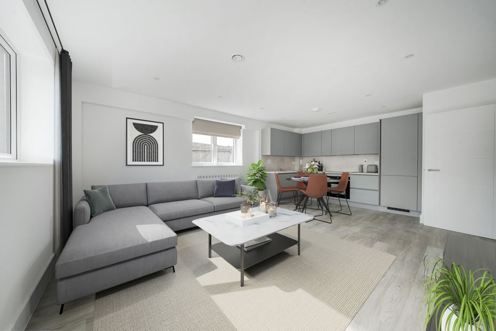 Property photo 1 of 4 1334811-6-689473B...
