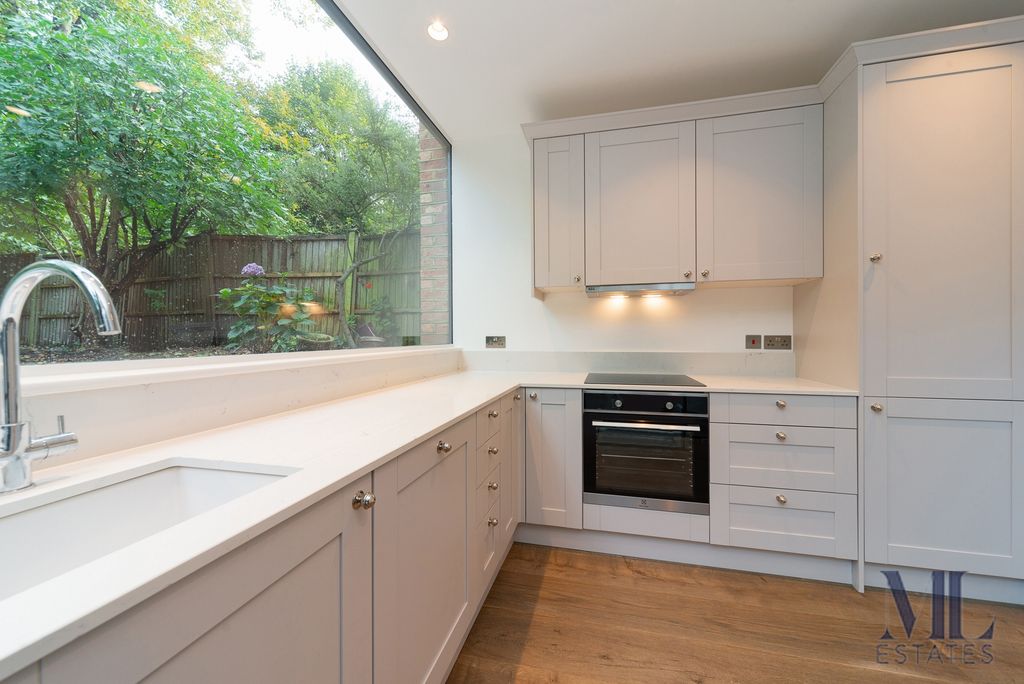 Property photo 2 of 12 Photo 15