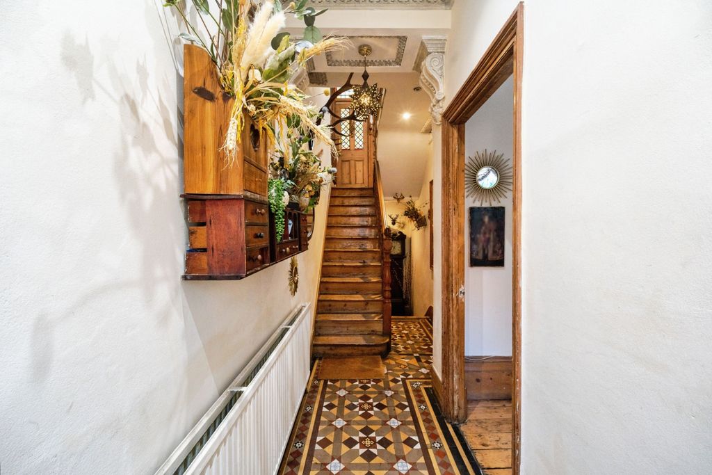 Property photo 2 of 31 Entrance Hallway