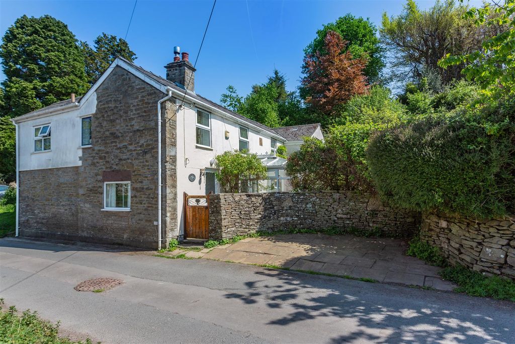 Property photo 1 of 60