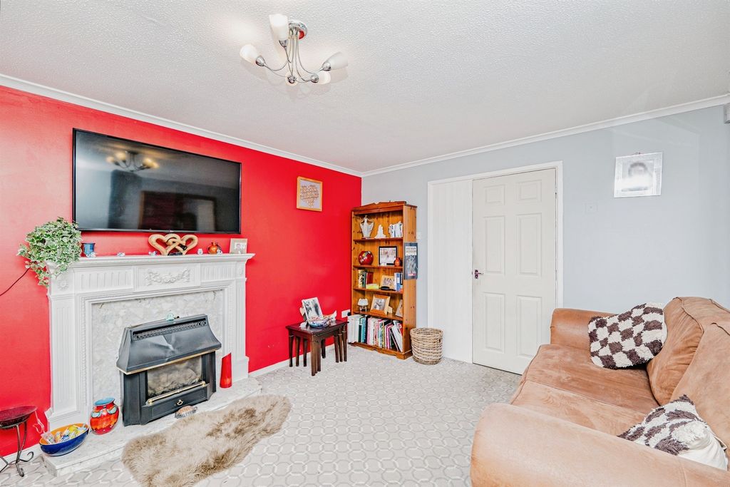 Property photo 3 of 28