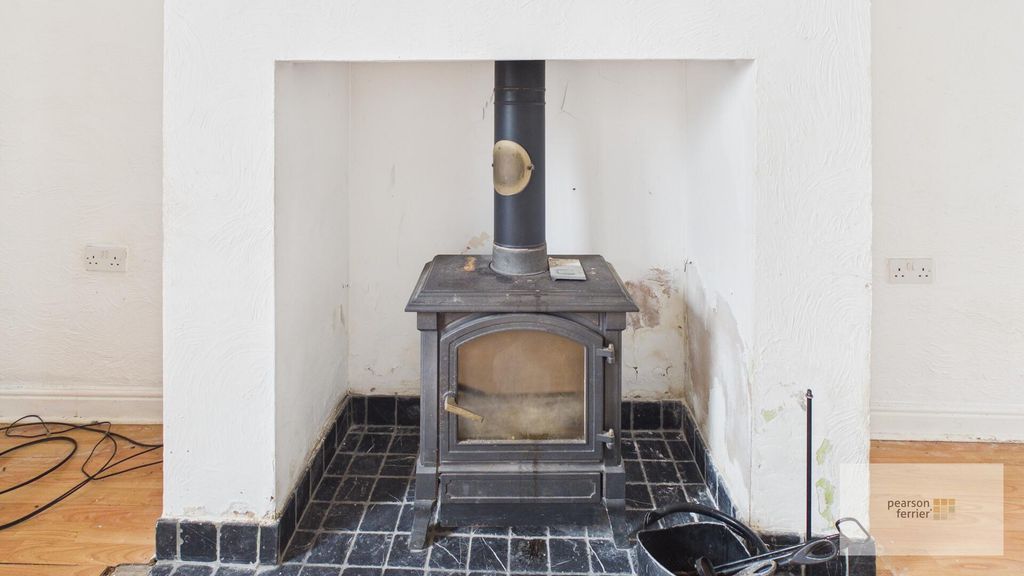 Property photo 3 of 10 Living Room