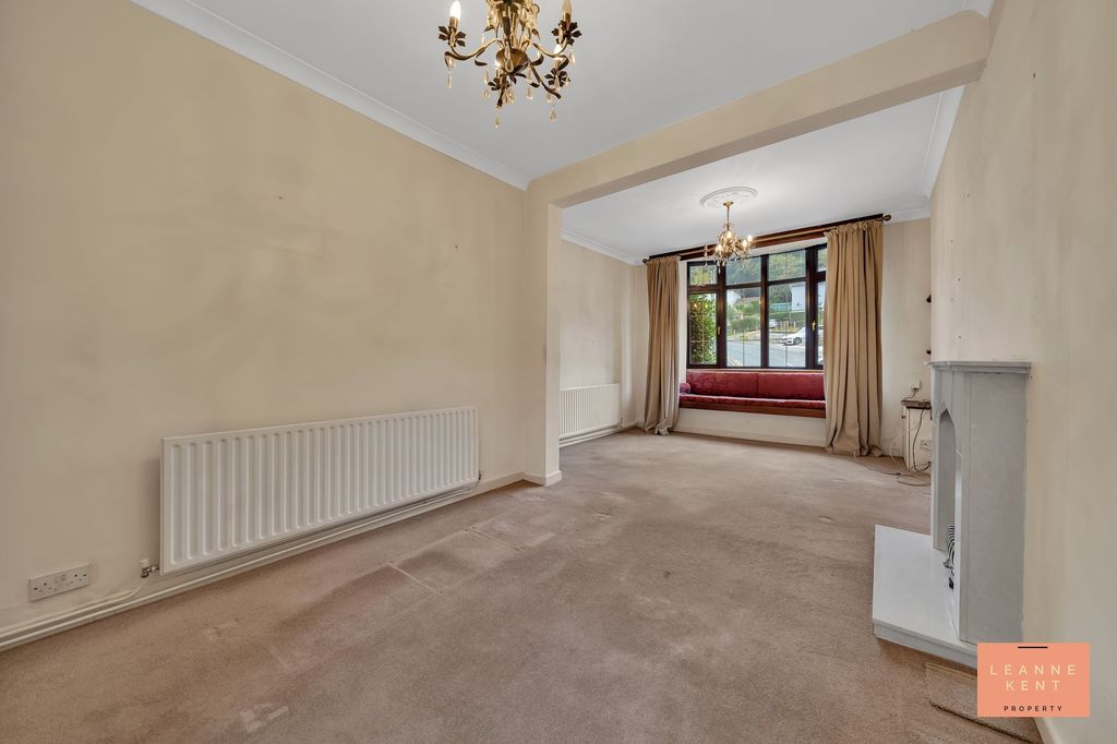 Property photo 3 of 29