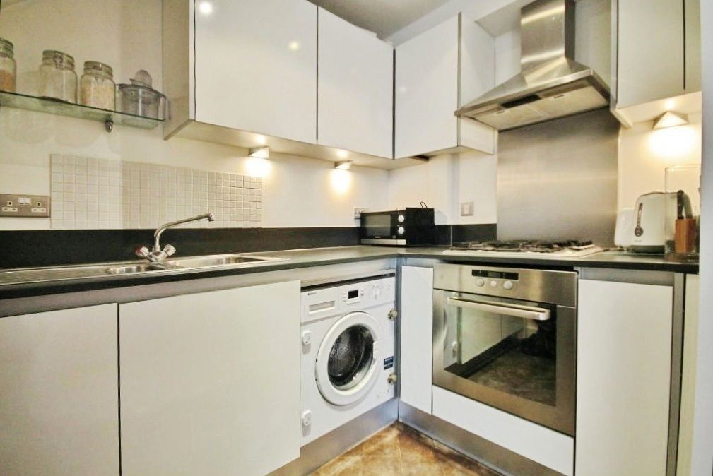 Property photo 2 of 8 Kitchen