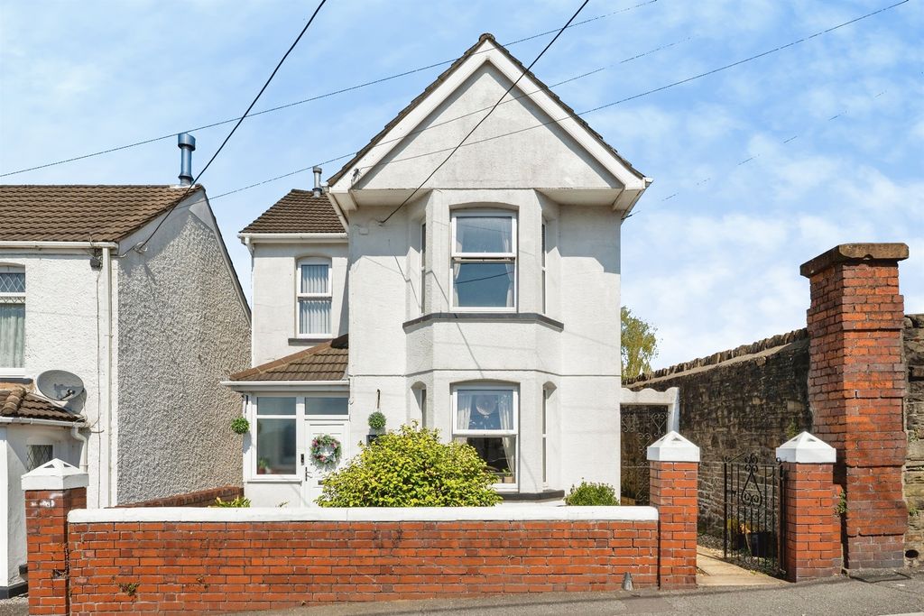 Property photo 1 of 22