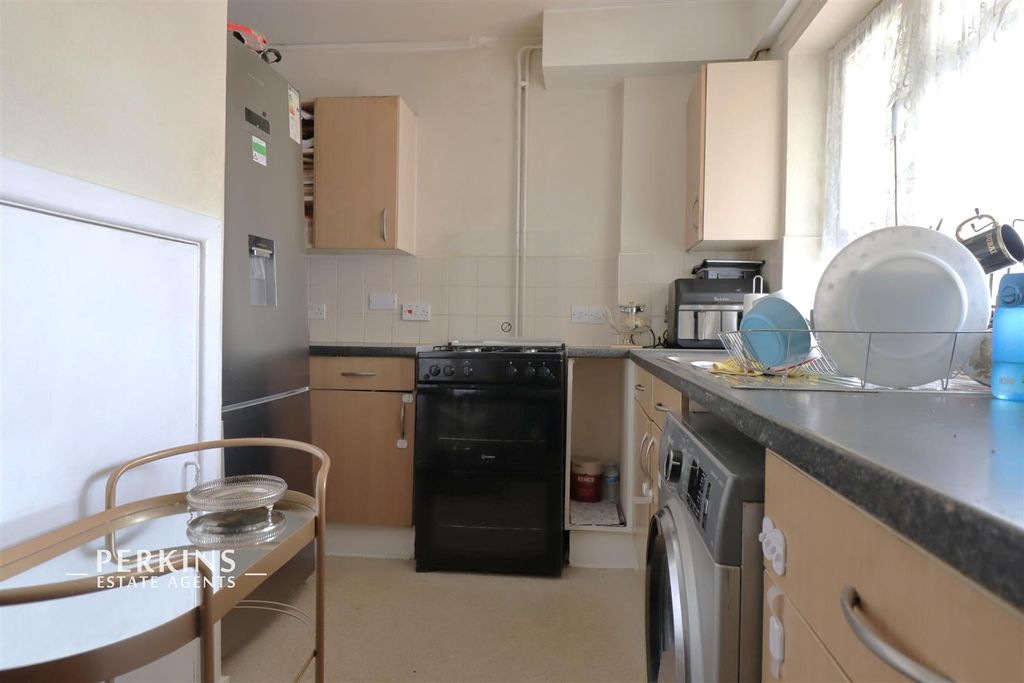 Property photo 2 of 5 Kitchen.Jpg