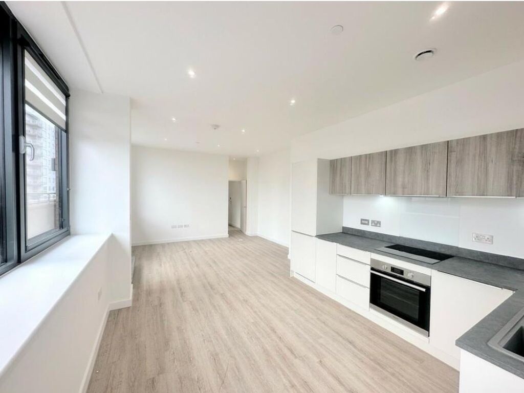 Property photo 3 of 6 Kitchen