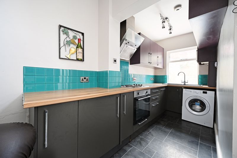Property photo 3 of 25 Kitchen