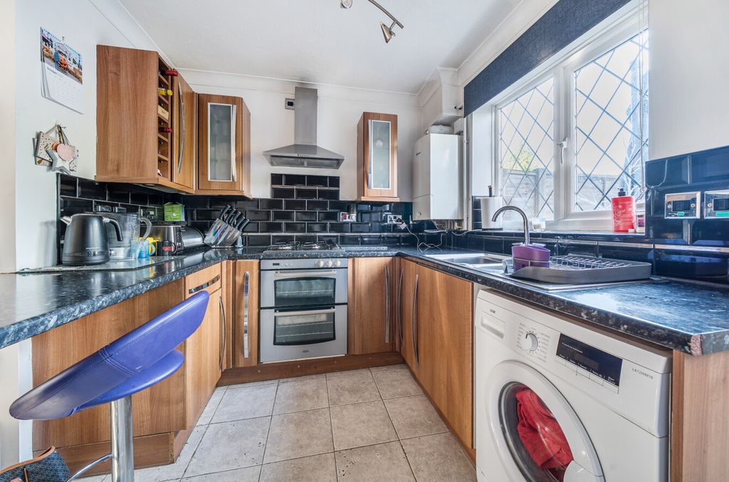 Property photo 3 of 18 1365077-5-68F7631...