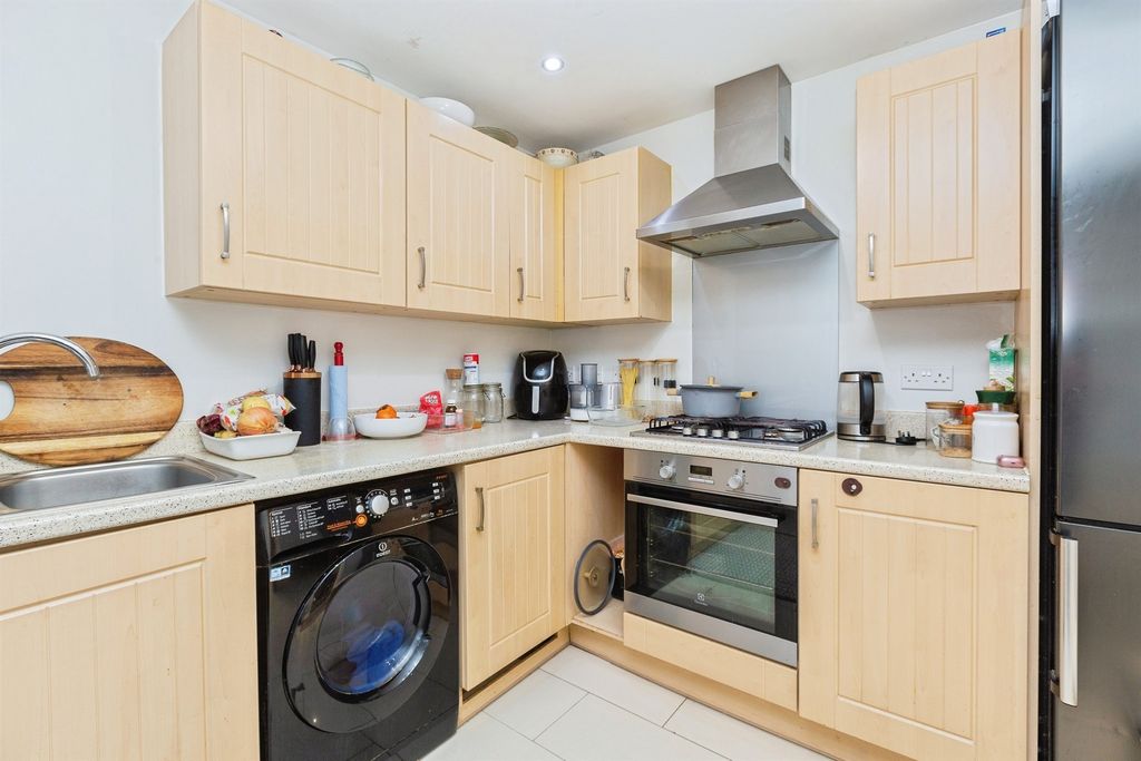 Property photo 2 of 16