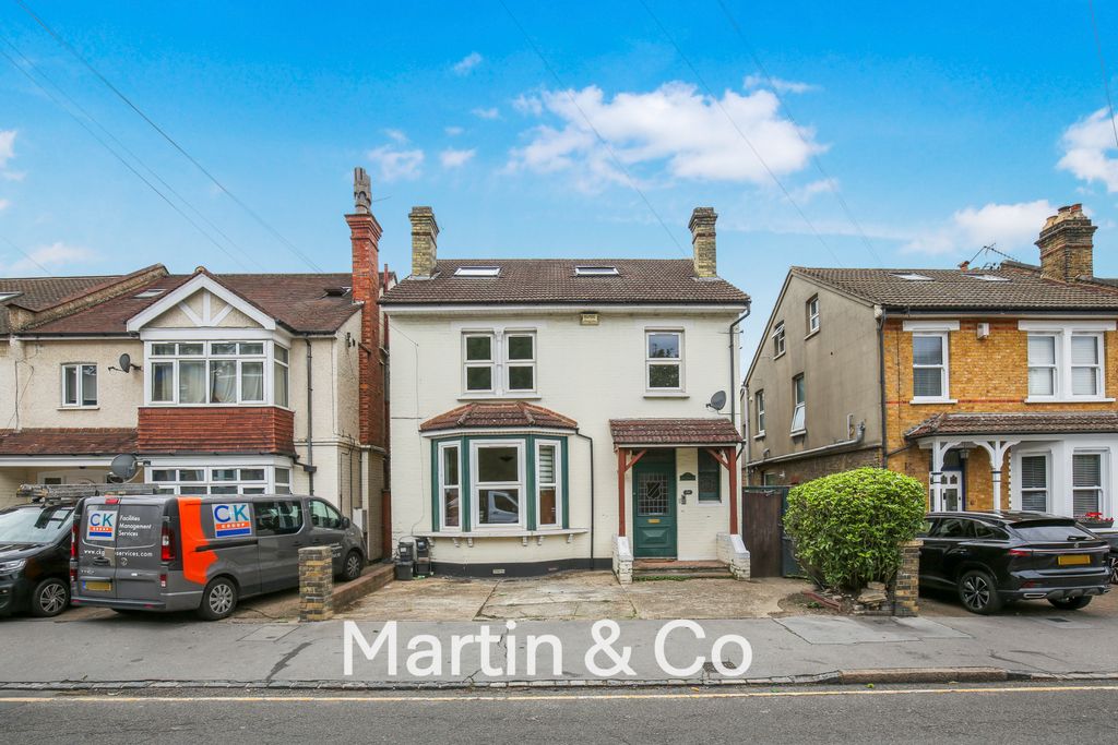 Property photo 1 of 8 Tff Heathfield Road, Cr0 - 7