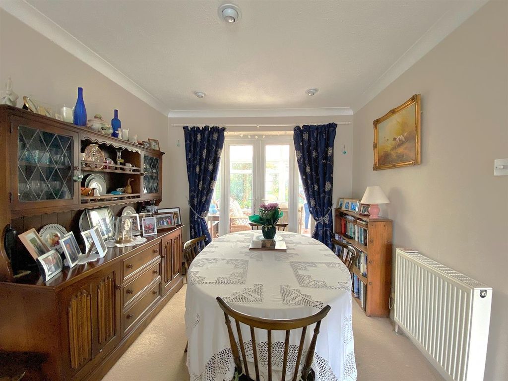 Property photo 3 of 18 60 Links Drive - Lounge3.Jpg