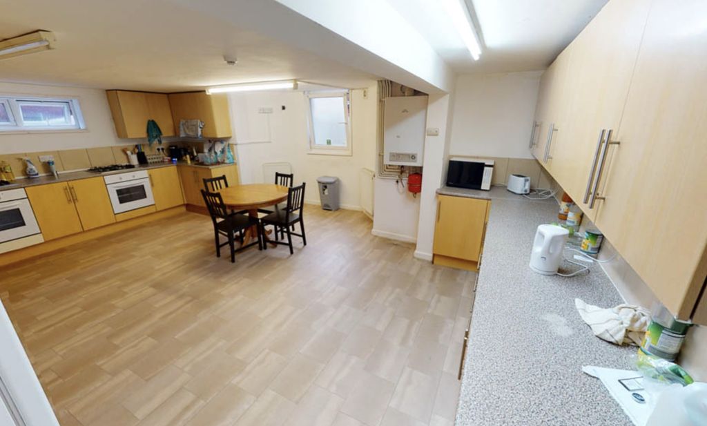 Property photo 3 of 4 A Bright And Spacious Living Area With Modern Deco...