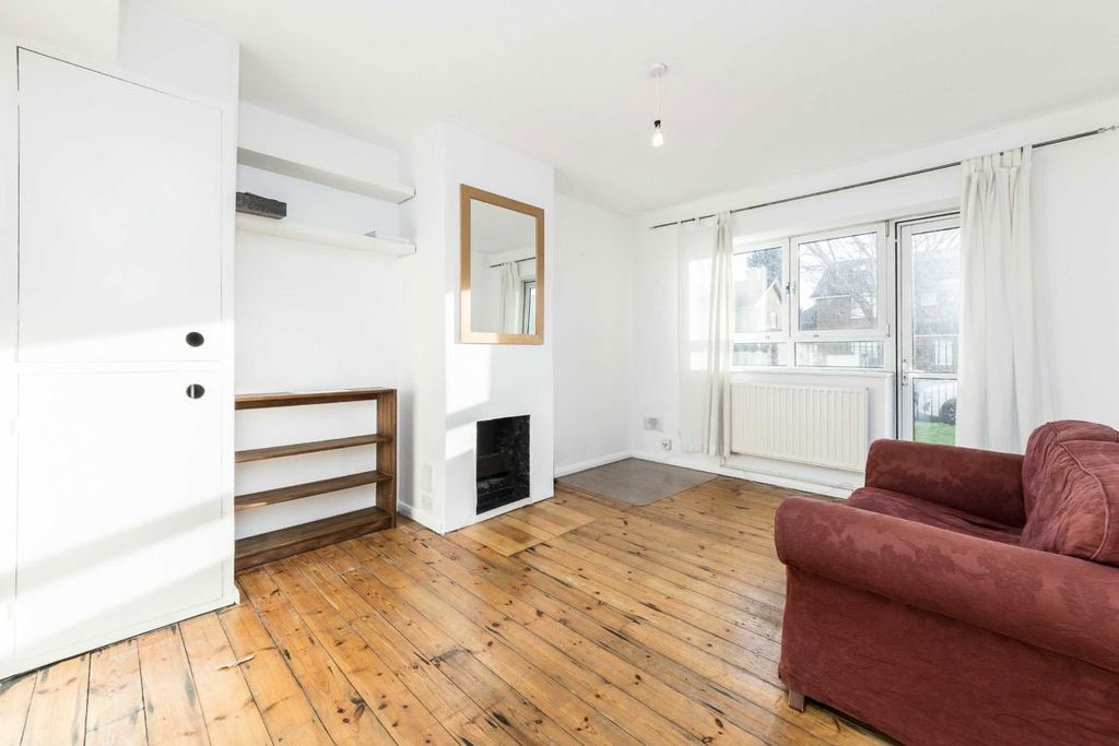 Property photo 1 of 3