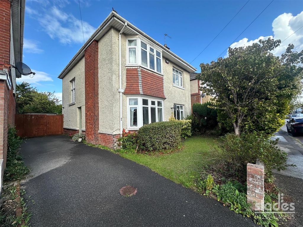 Property photo 1 of 18