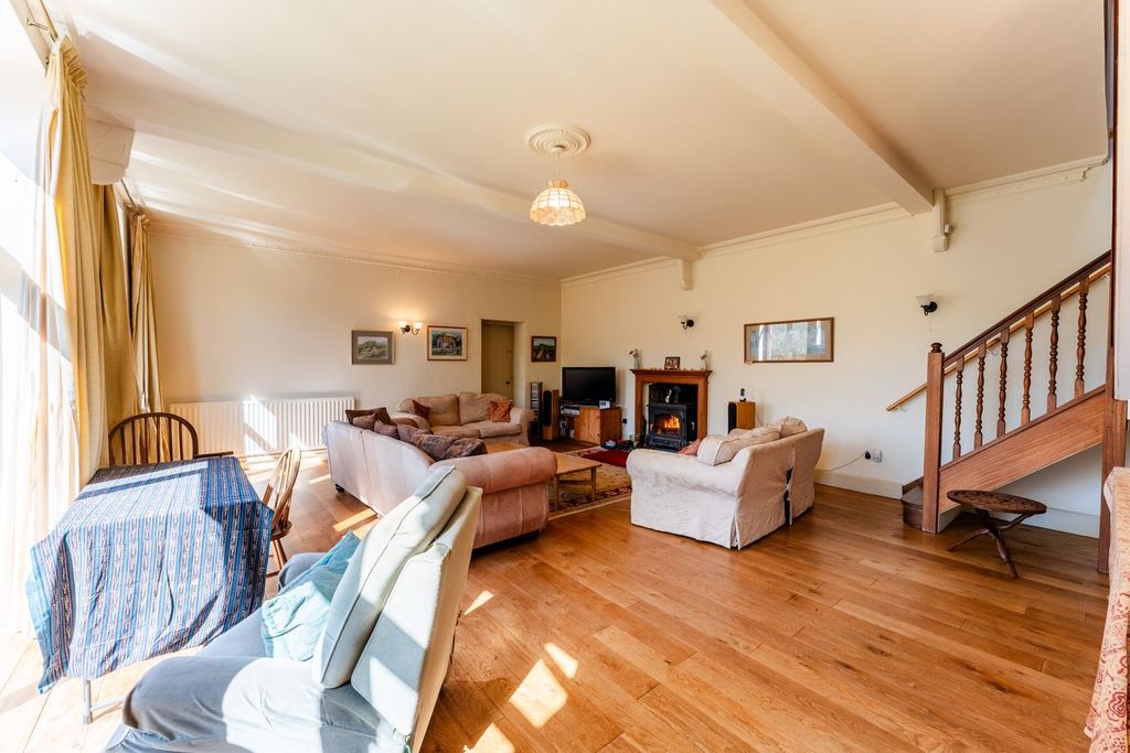 Property photo 2 of 24