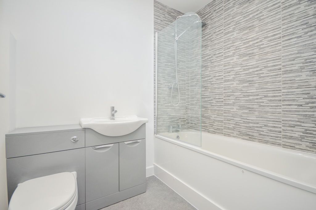 Property photo 2 of 5 Bathroom.Jpg