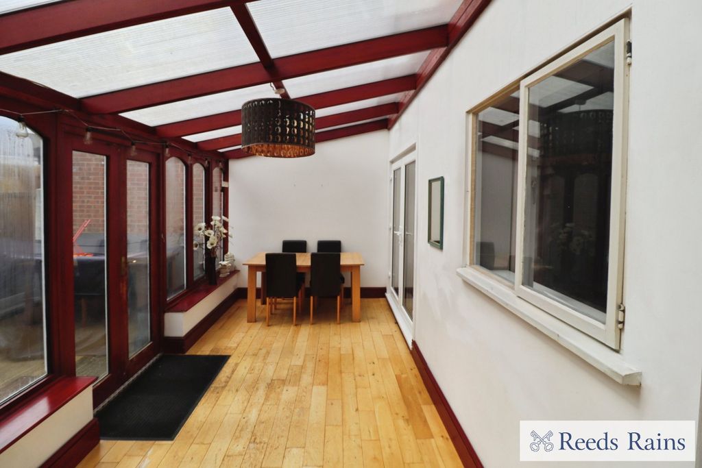 Property photo 2 of 17 Picture No. 04