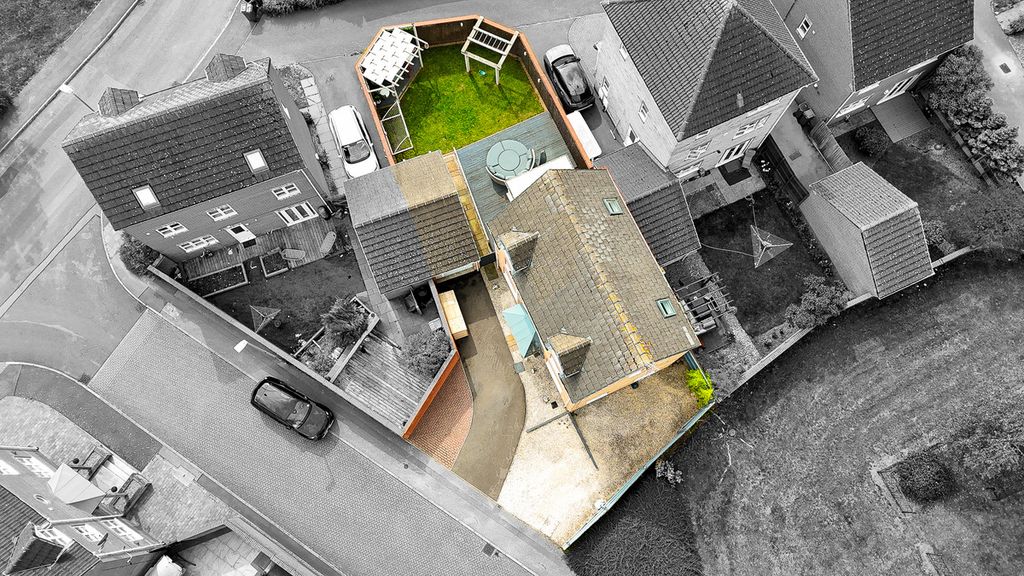Property photo 3 of 26