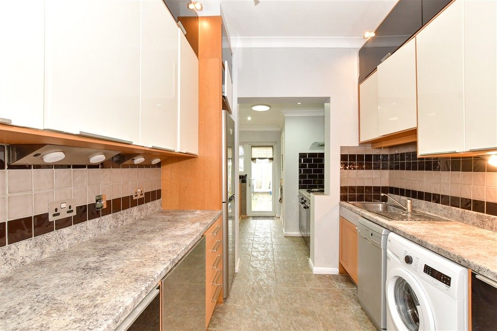 Property photo 3 of 5 Kitchen