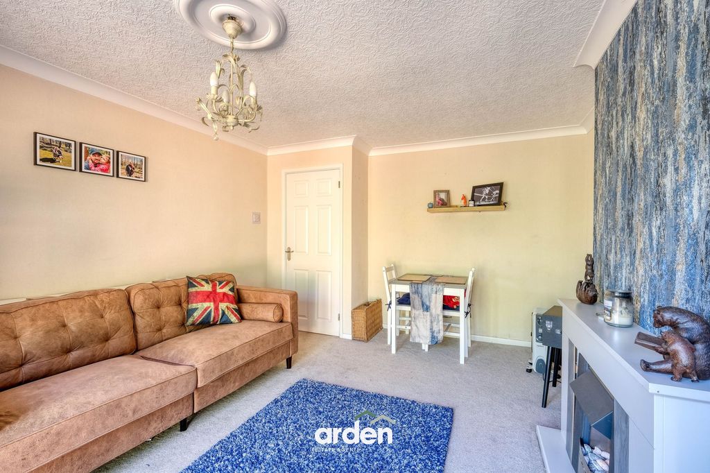 Property photo 2 of 11