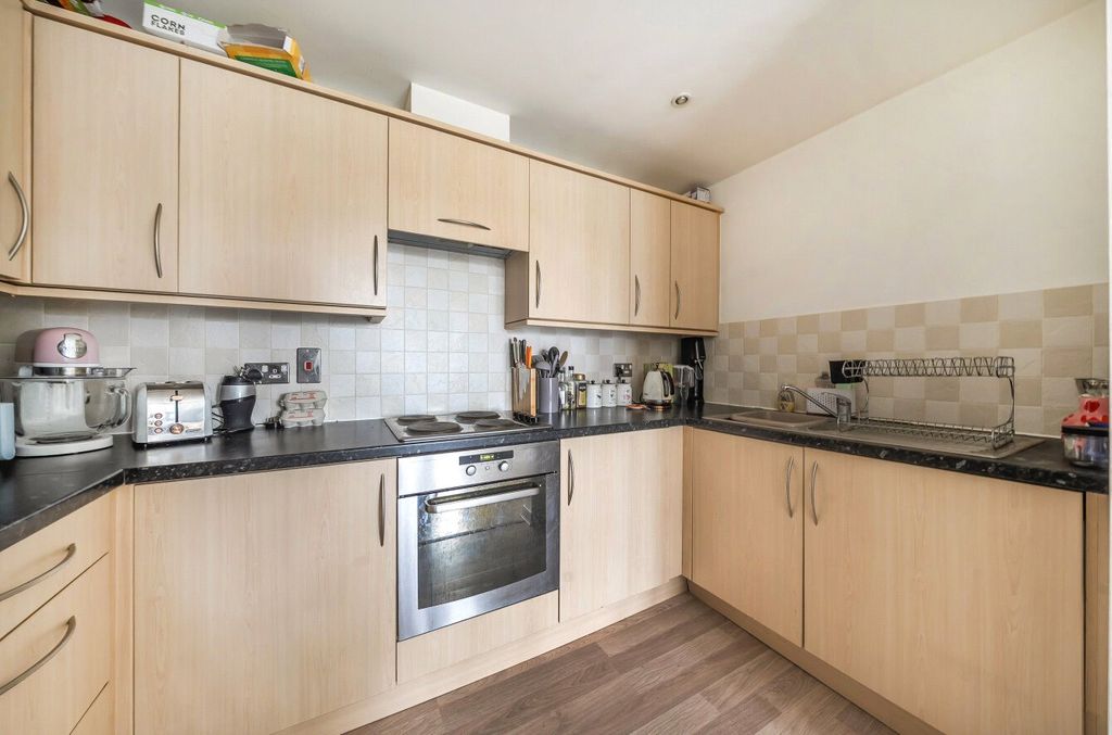 Property photo 2 of 7 Picture No. 11