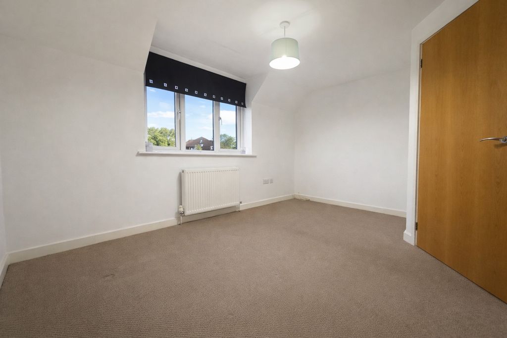 Property photo 3 of 5