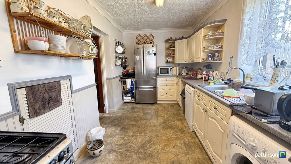 Property photo 3 of 24