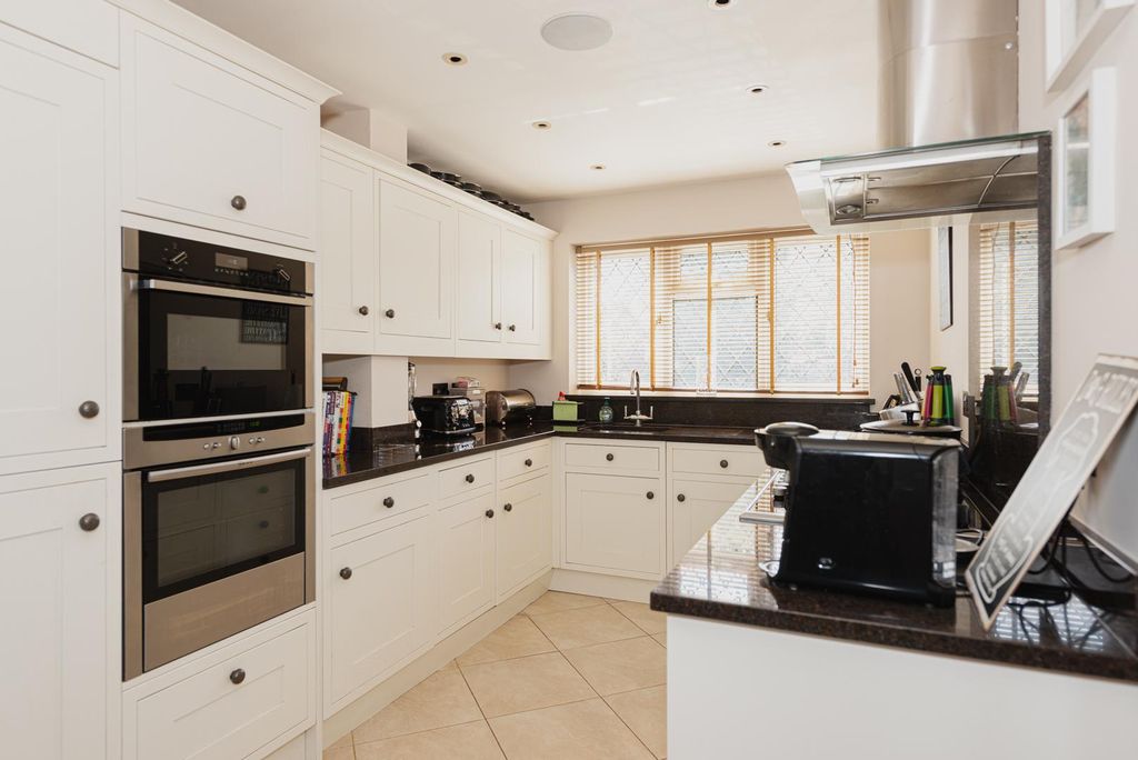 Property photo 2 of 21 Rightmove 2.Jpg