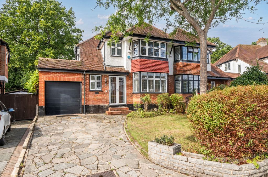 Property photo 1 of 16 1348368-1-68B97Cf...