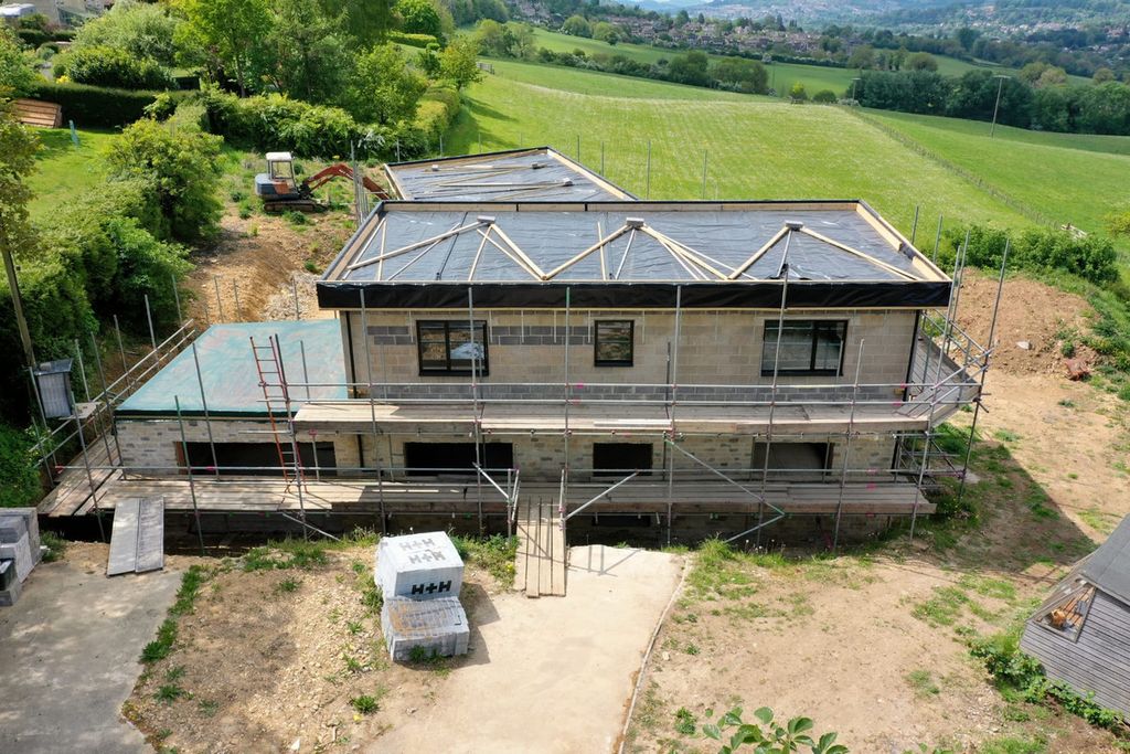 Property photo 3 of 11