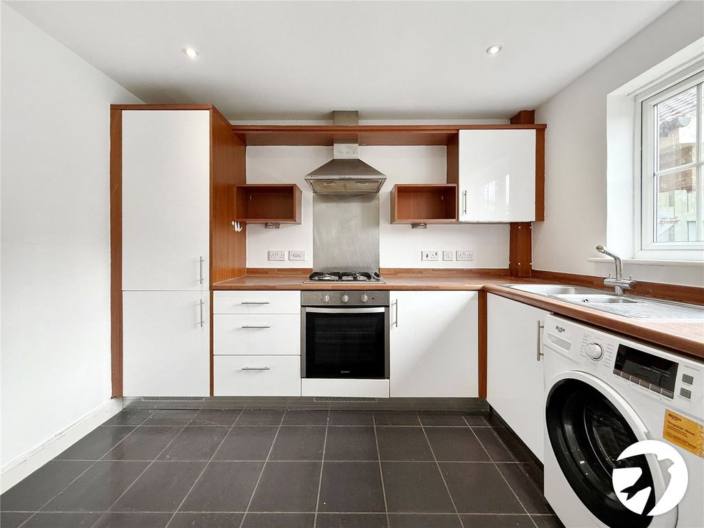 Property photo 2 of 17 Kitchen