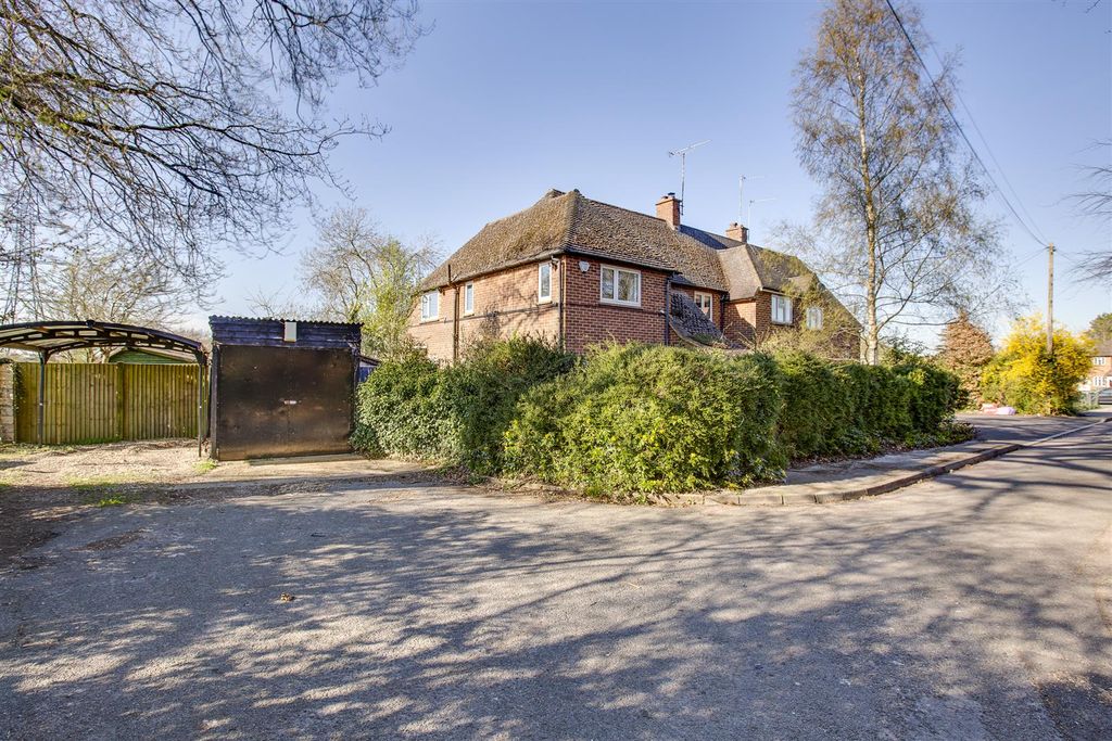 Property photo 1 of 18 11 Sibleys Rise, Hp16 9Qq-15.Jpg