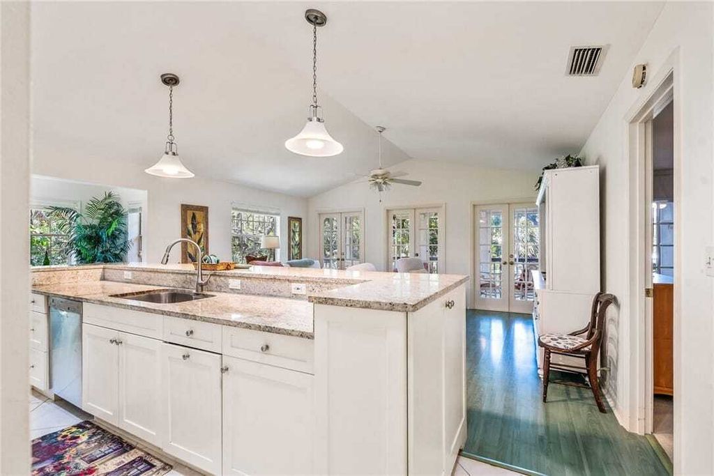 Property photo 1 of 31
