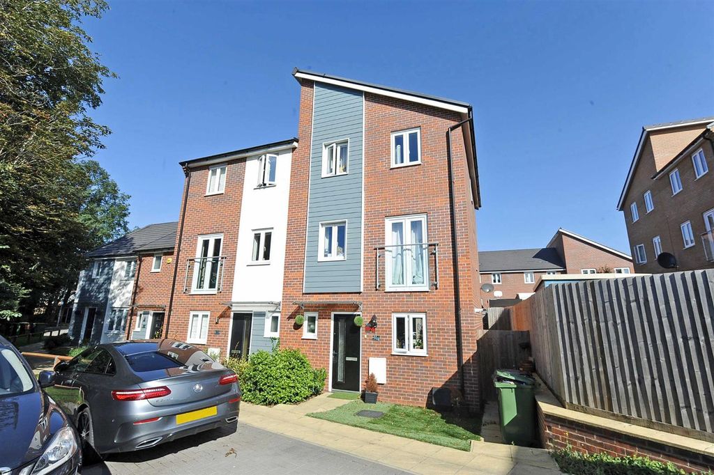 Property photo 1 of 9