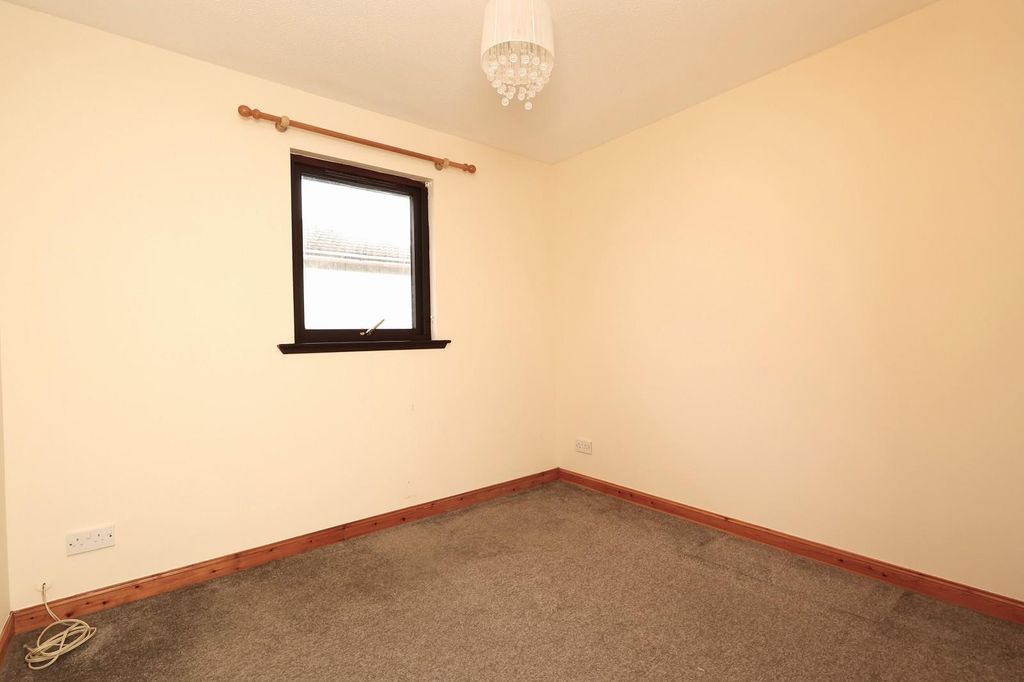 Additional image 8 of 1 bed flat for sale55 Murray Terrace, Smithton, Inverness. IV2