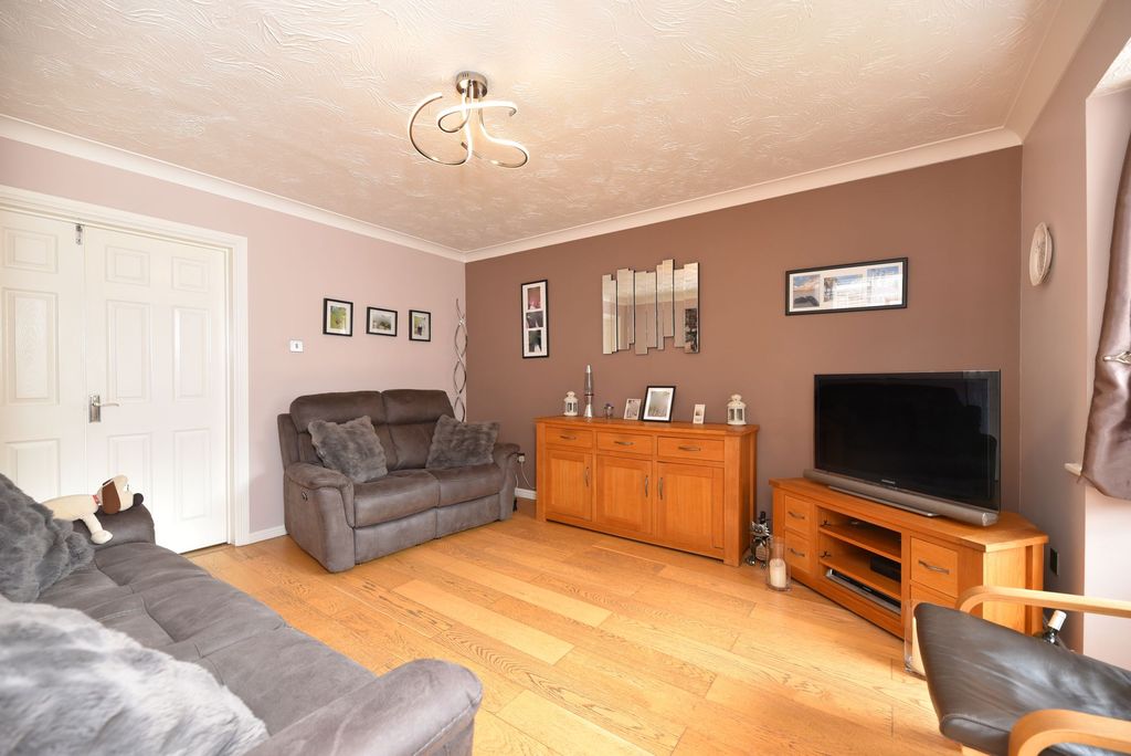 Property photo 3 of 25