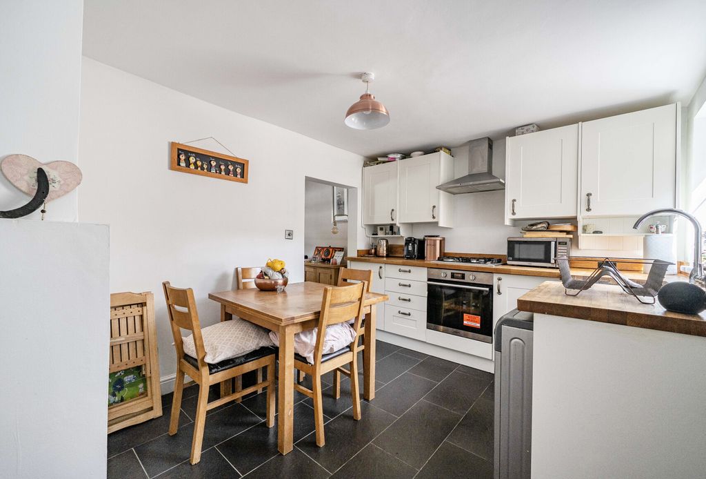 Property photo 3 of 11 1438688-11-69Dcfc...