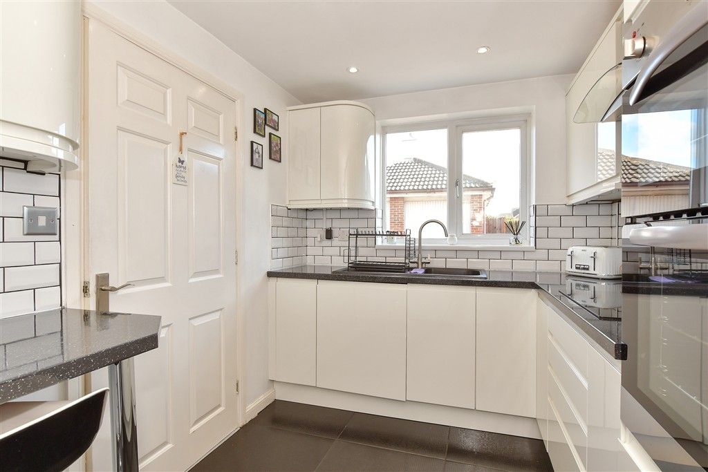 Property photo 2 of 12 Kitchen