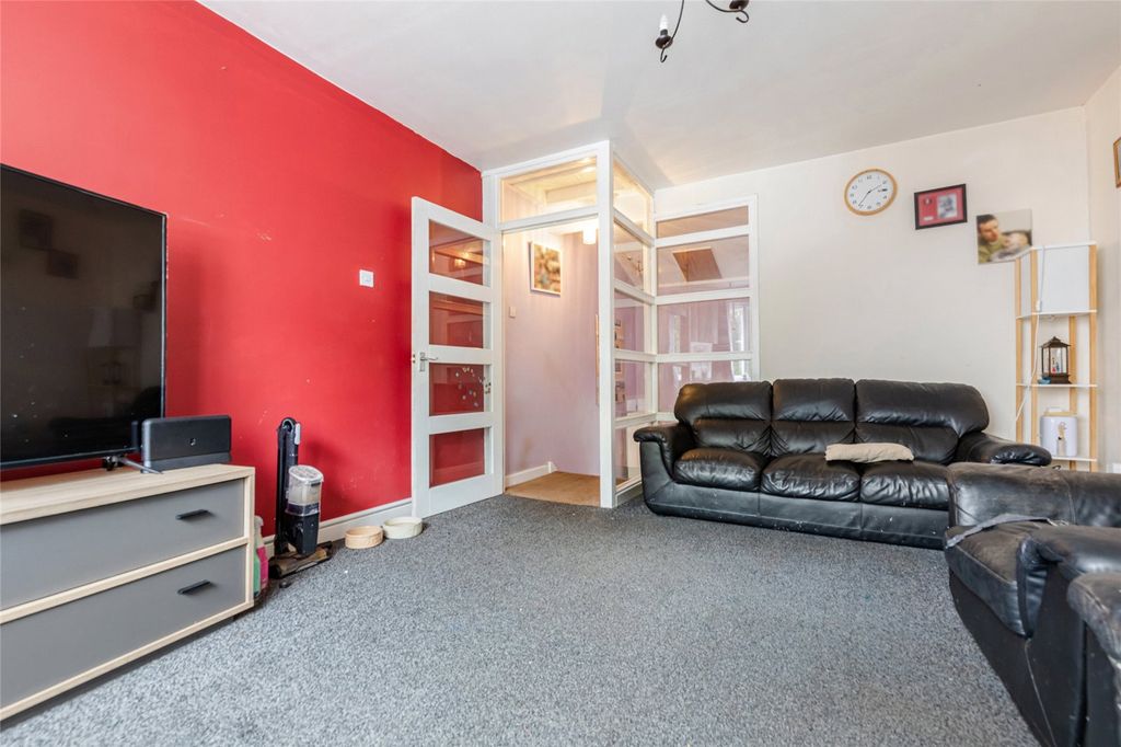 Property photo 2 of 17 Picture No. 20