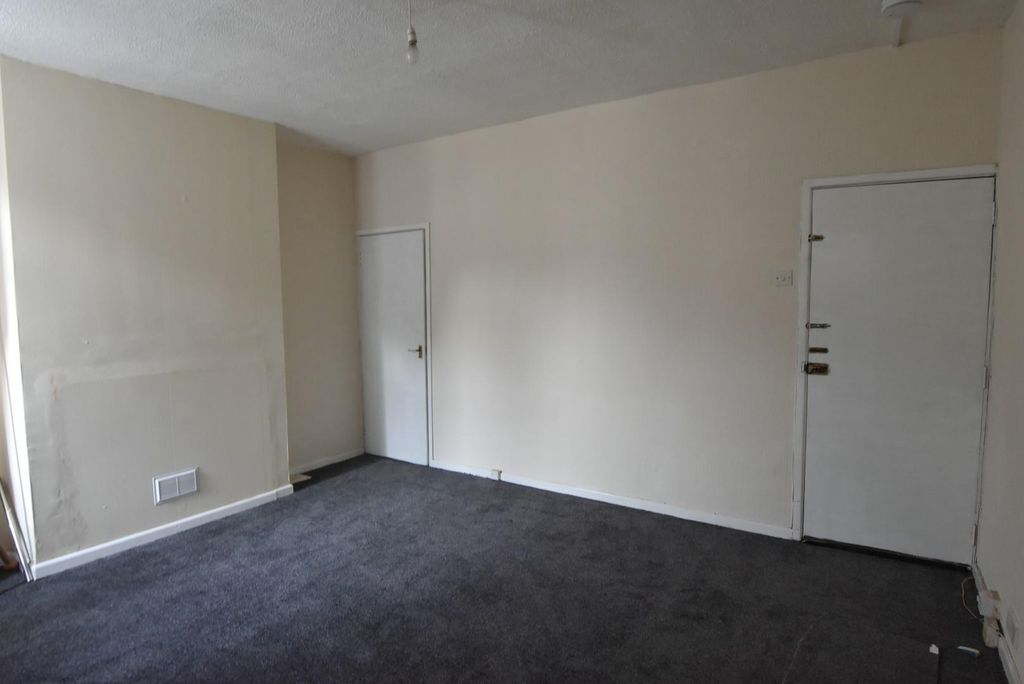 Property photo 2 of 7 Lounge.Jpg