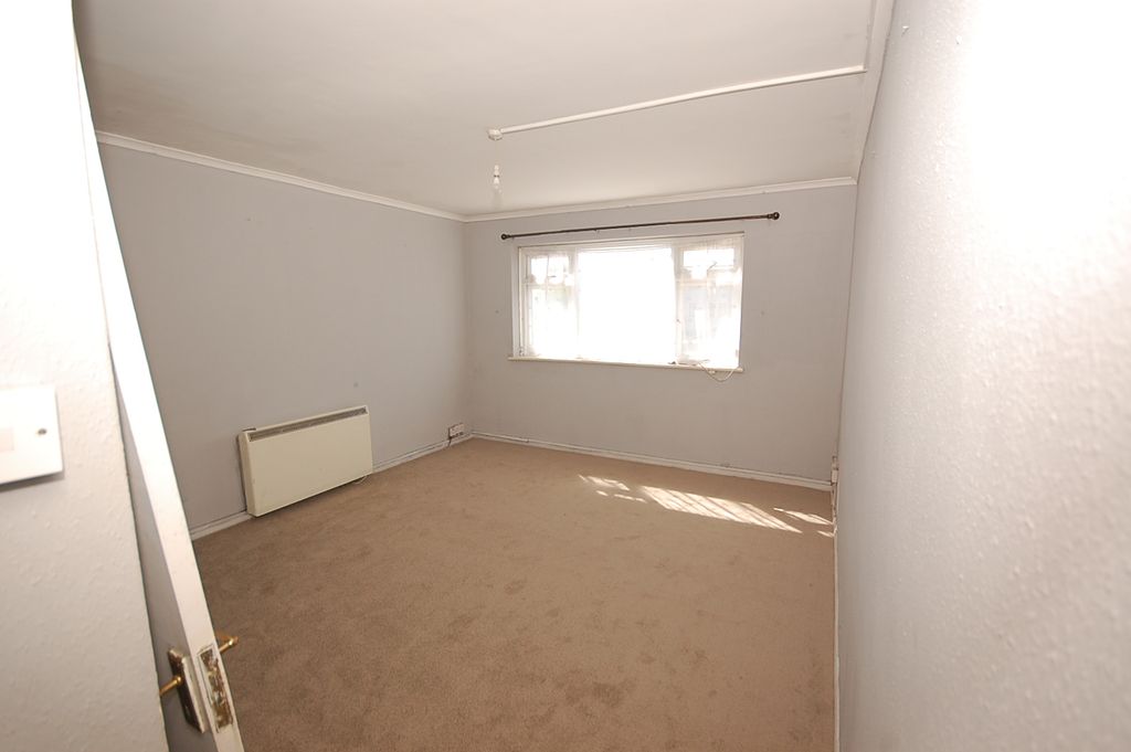 Property photo 2 of 7 Lounge