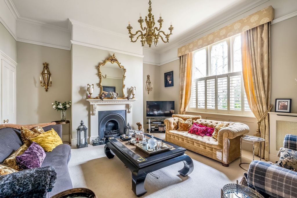 Property photo 2 of 30