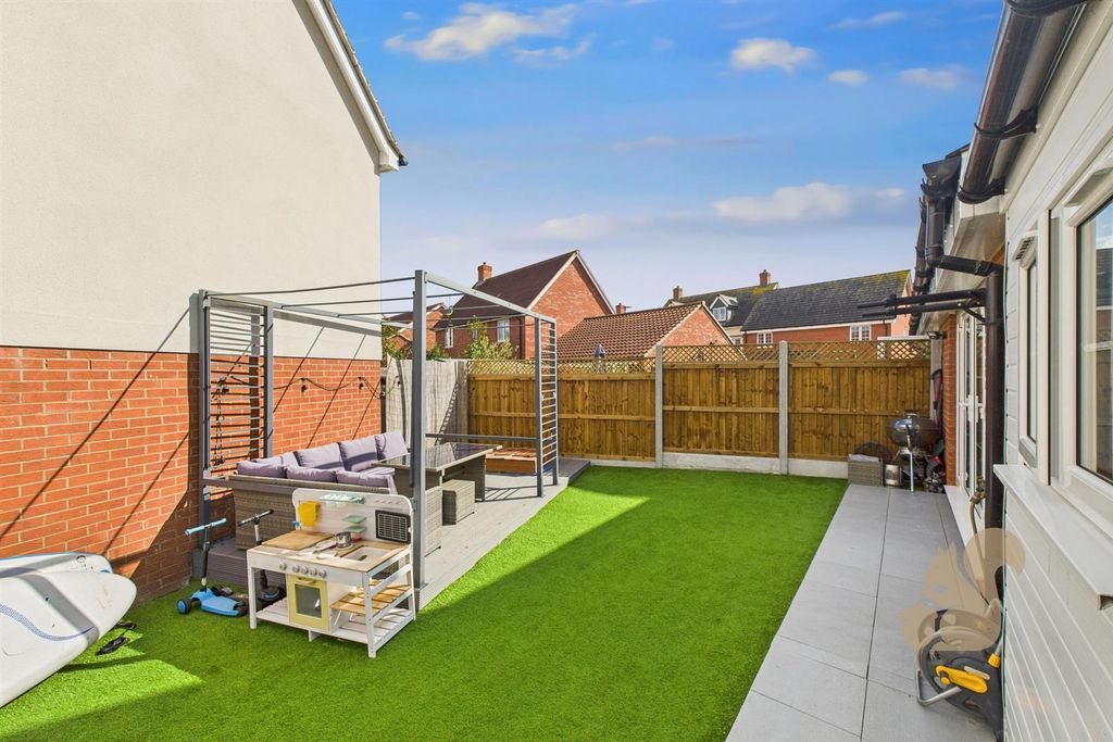 Property photo 3 of 30 Cam03877G0-Pr0251-Still031.Jpg