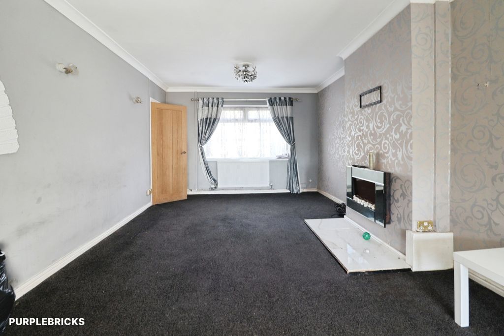 Property photo 3 of 23