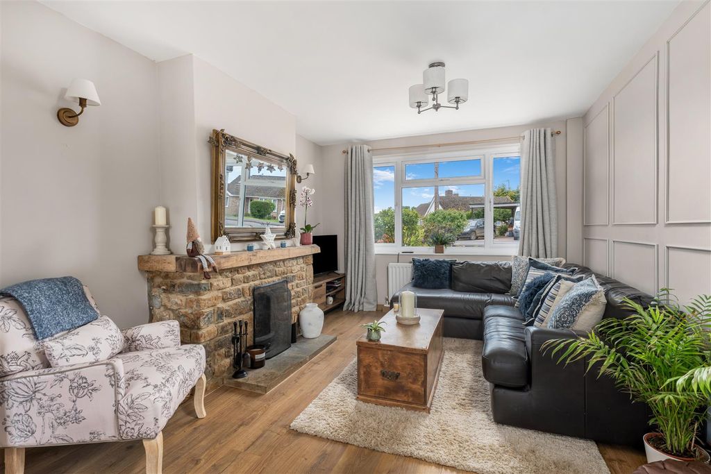 Property photo 3 of 20 36 Horton Drive, Middleton Cheney-6.Jpg